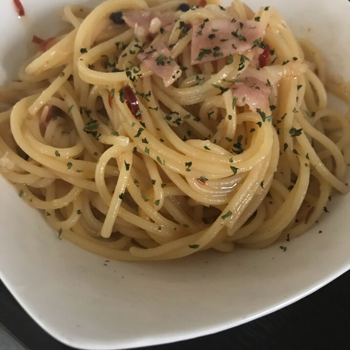 燻製ベーコンのペペロンチーノ レシピ 作り方 By 料理人のたまご 豆しば 楽天レシピ 燻製ベーコンのペペロンチーノ レシピ 作り方 By 料理人のたまご 豆しば 楽天レシピ